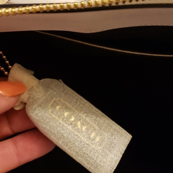 đť…şCOACH white leather weekender. NWT - Picture 7 of 12